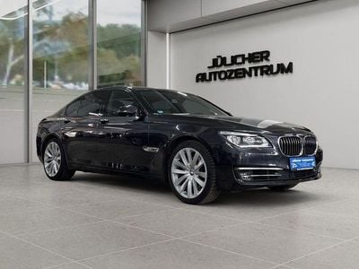 Gebraucht BMW 740 Sport Line 320 PS (235 kW) 2015 Grau Limousine