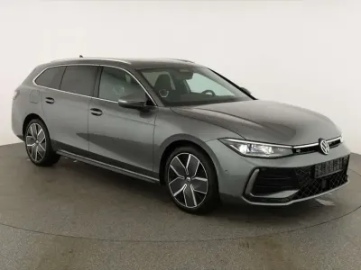 Neu VW Passat R-line 193 PS (141 kW) 2026 Diabasgrau metallic Kombi