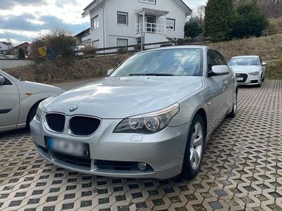 Gebraucht BMW 525 177 PS (130 kW) 2005 Silber Limousine