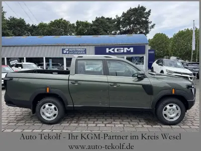 Neu KGM Musso 203 PS (149 kW) 2026 Amazonia green metallic Pickup