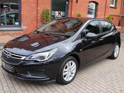 Gebraucht Opel Astra Edition 105 PS (77 kW) 2017 Schwarz Limousine