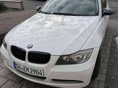 Gebraucht BMW 325 218 PS (160 kW) 2008 Weiß Limousine