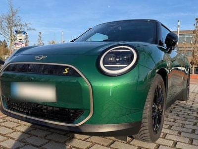 Gebraucht Mini Cooper SE Favoured 160 kW (218 PS) 2025 Grün Kleinwagen