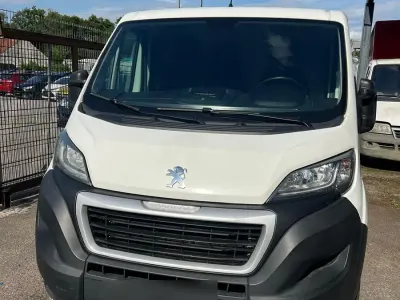 Gebraucht Peugeot Boxer 120 PS (88 kW) 2020 Weiß Van