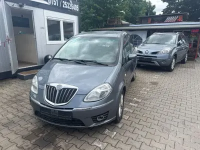 Gebraucht Lancia Musa 90 PS (66 kW) 2008 Grau Van / Kleinbus