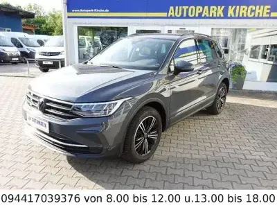 Używany VW Tiguan Life 200 KM (147 kW) 2023 Szary SUV