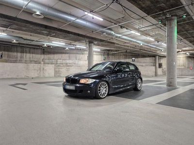 Usata BMW 130 Sport Line 265 CV (194 kW) 2007 Nero Utilitaria