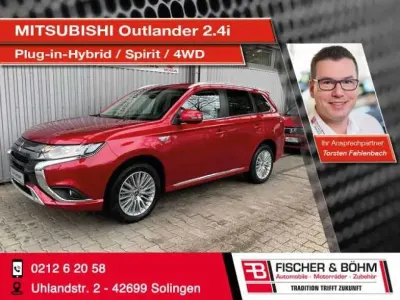 Gebraucht Mitsubishi Outlander P-HEV Spirit 135 PS (99 kW) 2020 Rot SUV
