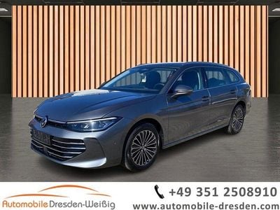 Gebraucht VW Passat Elegance 150 PS (110 kW) 2025 Grau Kombi