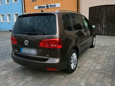 Gebraucht VW Touran 105 PS (77 kW) 2012 Braun Van / Kleinbus