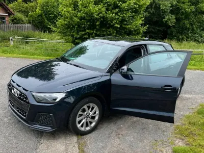 Gebraucht Audi A1 Sportback Ambiente 95 PS (69 kW) 2020 Blau Kleinwagen