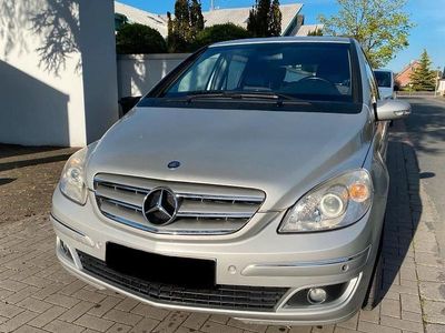 Mercedes B200