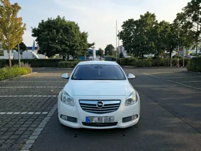 Gebraucht Opel Insignia 160 PS (117 kW) 2010 Weiß Limousine