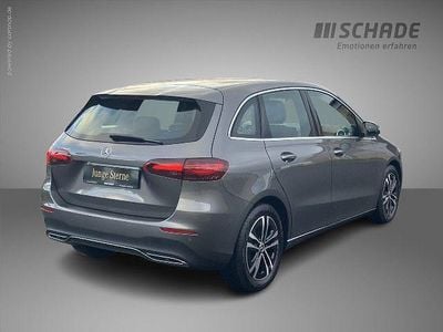 Grau Gebraucht 2024 Mercedes B180 Progressive Van / Kleinbus | 26.950 € (Guter Preis)