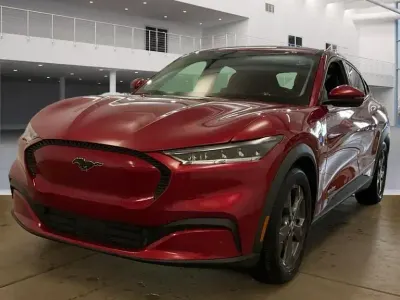 Gebraucht Ford Mustang Mach-E Extended Range 216 kW (294 PS) 2023 Rot SUV