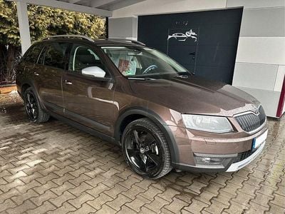Gebraucht Skoda Octavia 184 PS (135 kW) 2015 Braun Kleinwagen
