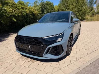Gebraucht Audi RS3 Sport 400 PS (294 kW) 2024 Grau Limousine