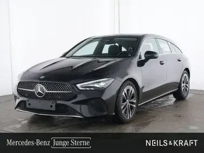 Gebraucht Mercedes CLA180 Shooting Brake Progressive 136 PS (100 kW) 2024 Metalliclack kosmosschwarz Kombi