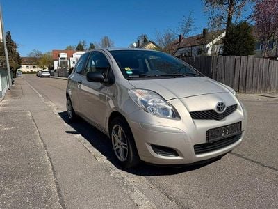 Gebraucht Toyota Yaris Cool 101 PS (74 kW) 2009 Gold Kleinwagen