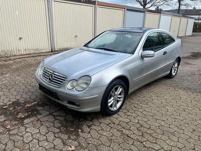 Gebraucht Mercedes C180 129 PS (94 kW) 2001 Silber Coupé
