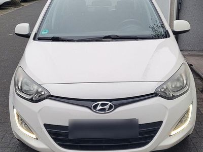 Gebraucht Hyundai i20 Trend 86 PS (63 kW) 2013 Weiß Kleinwagen