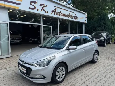 Gebraucht Hyundai i20 75 PS (55 kW) 2016 Grau Limousine