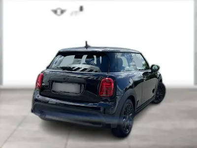 Gebraucht Mini ONE Hatch 102 PS (75 kW) 2022 Schwarz metallic Kleinwagen