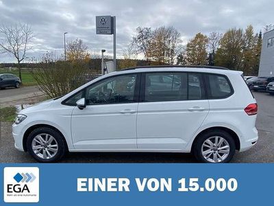 Gebraucht VW Touran Comfortline 150 PS (110 kW) 2022 Weiß Van / Kleinbus