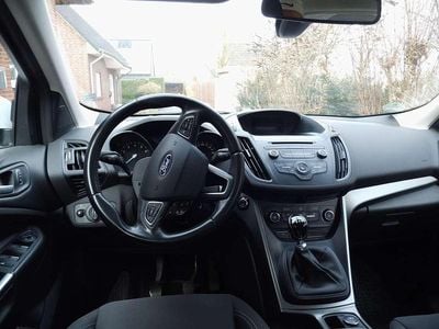 Używany Ford Kuga Trend 120 KM (88 kW) 2017 Biały SUV