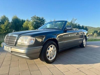 Gebraucht Mercedes E320 220 PS (161 kW) 1995 Schwarz Cabrio