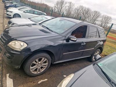 Gebraucht Mercedes ML320 AMG 249 PS (183 kW) 2007 Schwarz SUV