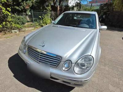 Gebraucht Mercedes E240 Elegance 177 PS (130 kW) 2002 Silber Limousine