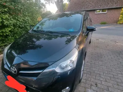 Gebraucht Toyota Verso 177 PS (130 kW) 2014 Schwarz Van / Kleinbus