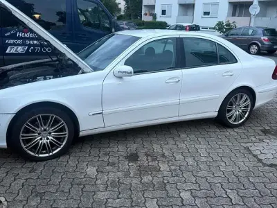 Gebraucht Mercedes E240 Classic 177 PS (130 kW) 2002 Limousine