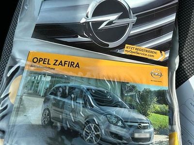 Gebraucht Opel Zafira Family 140 PS (102 kW) 2014 Blau Van / Kleinbus