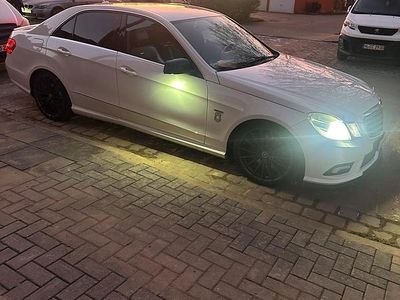 Gebraucht Mercedes E350 300 PS (220 kW) 2009 Weiß Limousine