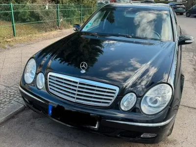 Gebraucht Mercedes E270 Elegance 177 PS (130 kW) 2002 Limousine