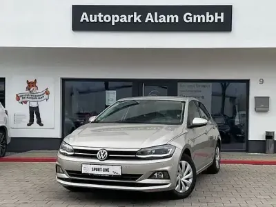 Używany VW Polo Highline 95 KM (69 kW) 2019 Srebrny Sedan/Limuzyna