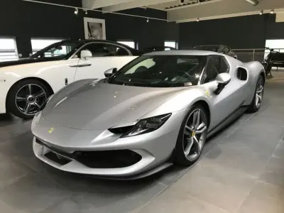 Second-hand Ferrari 296 829 CP (609 kW) 2024 Argintiu