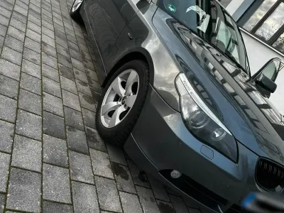 Gebraucht BMW 525 218 PS (160 kW) 2005 Grau Limousine