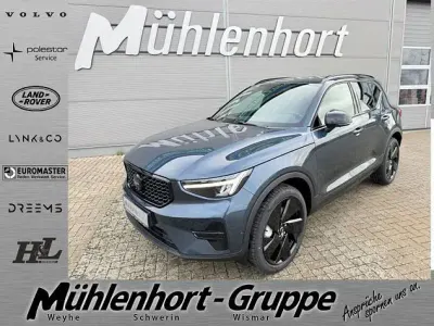 Neu Volvo XC40 Plus 197 PS (144 kW) 2025 Blau SUV