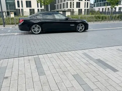 Gebraucht BMW 740 M Sport 306 PS (225 kW) 2012 Schwarz Limousine