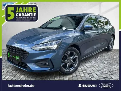 Gebraucht Ford Focus ST-Line 155 PS (114 kW) 2022 Chromablau metallic Limousine