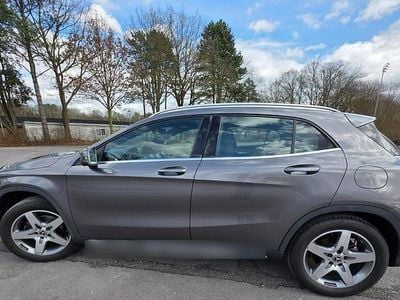 Gebraucht Mercedes GLA200 AMG line 156 PS (114 kW) 2019 Grau SUV