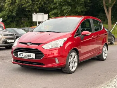 Gebraucht Ford B-MAX Titanium 125 PS (91 kW) 2017 Rot Van / Kleinbus