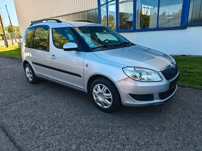 Second-hand Skoda Roomster 75 CP (55 kW) 2011 Argintiu Monovolum