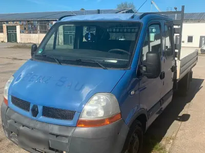 Usata Renault Master 100 CV (73 kW) 2004 Blu Berlina
