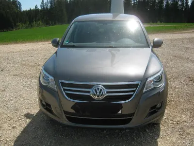 Gebraucht VW Tiguan 140 PS (102 kW) 2011 Grau SUV