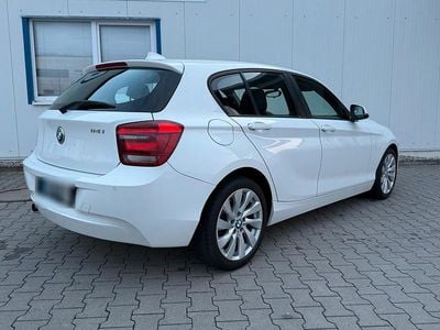 Gebraucht BMW 114 Sport Line 110 PS (80 kW) 2013 Weiß Kleinwagen