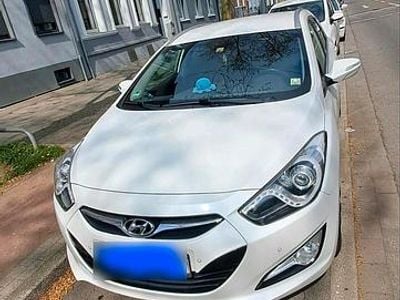 Gebraucht Hyundai i40 177 PS (130 kW) 2012 Weiß Kombi